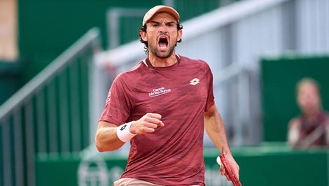 Monačan VACHEROT senzačne postúpil na domácom turnaji do semifinále