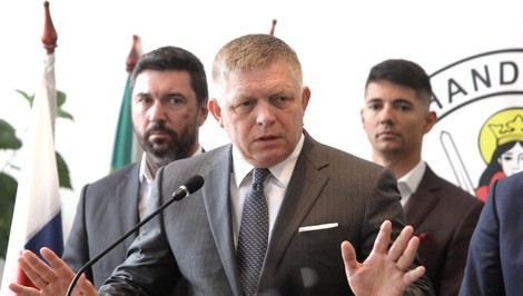 Fico ku „kauze langošov“: Je to blbosť, predajcovi sa treba ospravedlniť