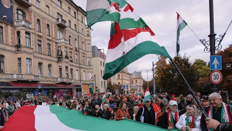 Prieskum naznačuje obrat: Maďari čoraz viac veria vo víťazstvo opozície