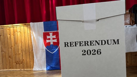 ONLINE: Začína sa referendum o zrušení doživotnej renty premiéra a obnovení NAKA
