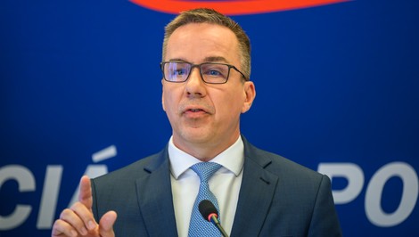 Deti vraj len „na papieri“ zverujú príbuzným. Tomáš hovorí o zneužívaní dávok
