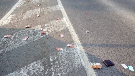 Na ulici v Nitre lietadlo 900 eur. Majiteľ zabudol peňaženku na streche auta