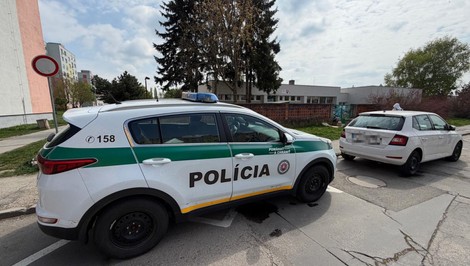 Podľa informácii TV JOJ mali škôlkari zraniť spolužiakov injekčnými striekačkami