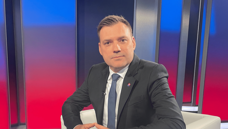Politika 24: Taraba abdikovať neplánuje. Ak by ho odvolali, bude „autonómny poslanec“