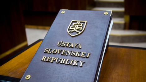 Ústavný súd rozhodol: Zmeny v disciplinárnych senátoch Najvyššieho správneho súdu sú protiústavné