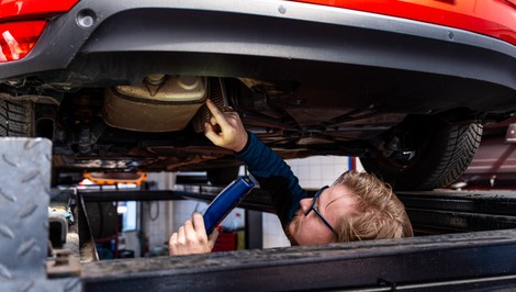 Auto z inzerátu môže vyzerať bezchybne. Viaceré vážne problémy však bežný motorista neodhalí
