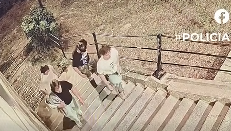 Útok na dvoch mužov v Bratislave vyšetruje polícia. Zverejnila video hľadaných osôb