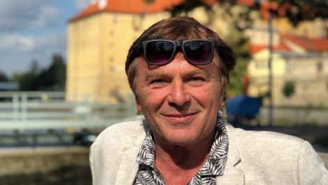 Strach o princa z Popolušky! Trávníček v umelom spránku po náročnej operáciu srdca!