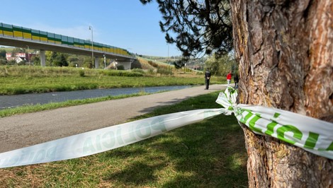 Tragédia v Ľubochni: Nezvestného muža našli bez známok života v úložnom priestore gauča