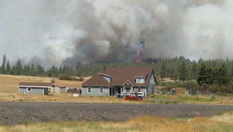 Washington bojuje s jedným z najhorších požiarov. Ohrozené sú tisíce domov, štát vyhlásil stav núdze