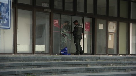 Polícia zasahovala v bývalom sídle Najvyššieho súdu. V okolí našla záhadné stopy