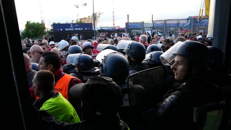 Francúzsko sa pripravuje na ďalšie nepokoje. Do ulíc vyšle 70-tisíc policajtov