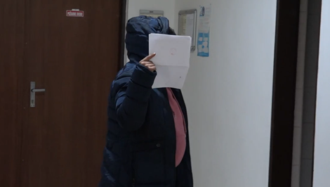 Agresorka nútila bezdomovkyňu k žobraniu. Uzavrela na súde dohodu o vine a treste