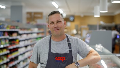 Odišiel, aby zistil, kam patrí. Dnes je Vladko v COOP Jednote predavačom, od ktorého sa učia ostatní