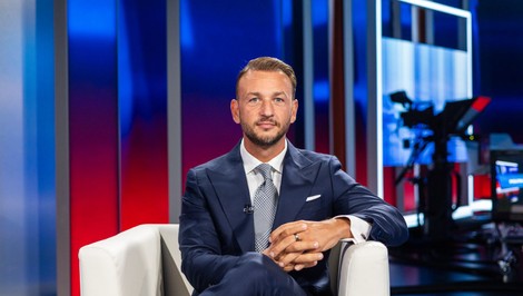 Politika 24: Šutaj Eštok o väzbe medzi kauzou Martonovej a vlastnou dovolenkou: „Čo sa babe chcelo, to sa babe zdalo“