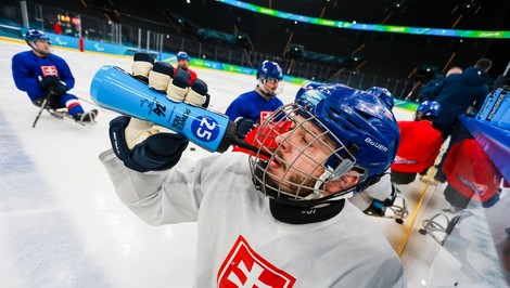 Vysoká prehra na úvod. Parahokejisti podľahli Kanade 0:8