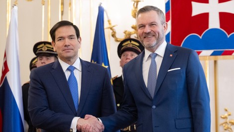 Šéf americkej diplomacie Rubio prišiel na Slovensko, rokovať bude s Pellegrinim aj Ficom