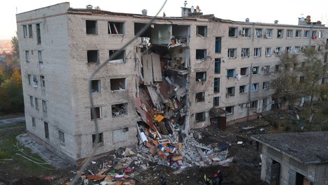 1345. deň na Ukrajine: Po ruskom nočnom vzdušnom útoku sa časť Ukrajiny ocitla bez prúdu