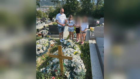 Otec zomrel na výlete a deti zostali sirotami. Vďaka zbierke jeho kamarát zabezpečil novú úpravu hrobu