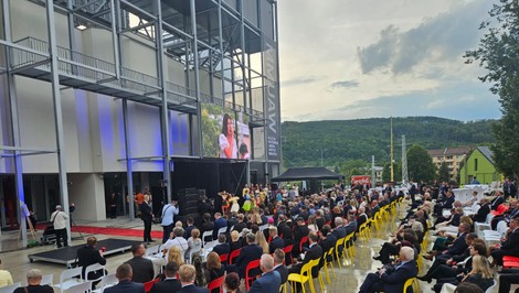 V Medzilaborciach otvorili múzeum Andyho Warhola. Prišiel aj prezident Pellegrini