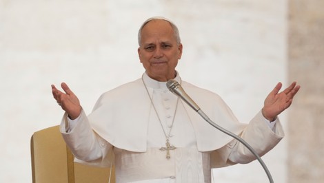 Pápež Lev XIV. vyzýva na celosvetové prímerie v deň sviatku Božieho narodenia