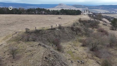 Ovce a kravy pri Spišskej Kapitule odhalili 50-ročnú skládku odpadu