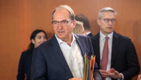 Nemecko zvýšilo stupeň ohrozenia. Minister varuje pred možnými útokmi