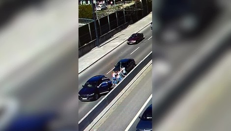 Bitku dvoch vodičov na frekventovanej ceste zachytilo video. Zapojili sa aj spolujazdkyne