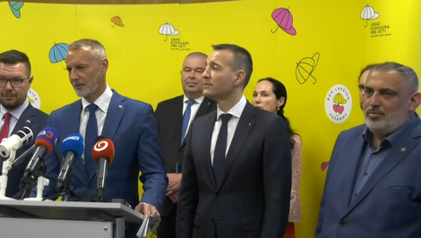 „Blato máte všade.“ Raši odmieta, že podmienky bránia deťom z osád chodiť do školy