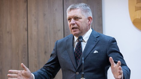 Fico odmietol demisiu ministra Ráža, žiada však odvolanie celého vedenia ŽSR