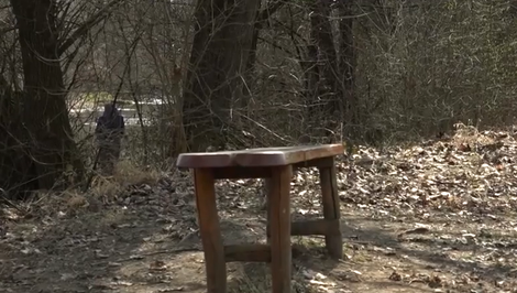 Na lavičke zanechal len topánku a kľúče. Telo muža našli o deň neskôr v rieke Ondava