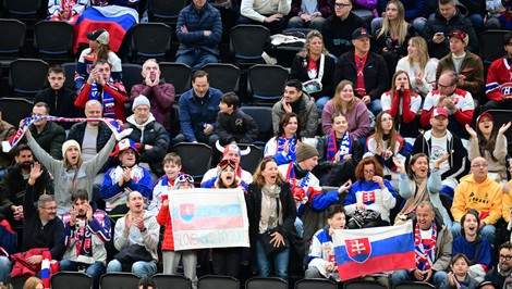 Slováci vedú pred koncom prvej tretiny 1:0