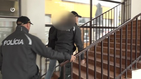 Útek pred hliadkou sa skončil haváriou. Vodič čelí prísnemu trestu