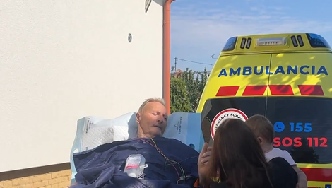 „Zober ma ešte raz domov. Chcem vidieť svoju záhradu.“ Marcel plní pacientom posledné želania