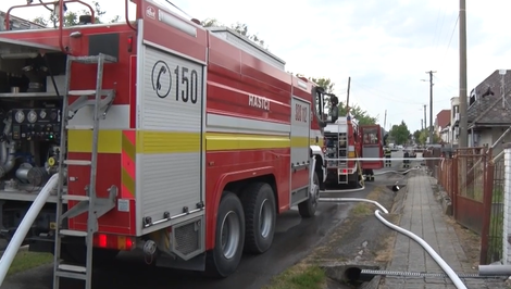 Rýchly zásah zabránil horšiemu. Pri požiari vo výrobnej hale evakuovali štyroch ľudí