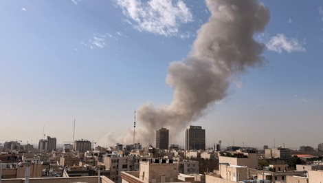 ONLINE: Izrael zaútočili na Irán spolu s USA. Približný počet obetí je 200