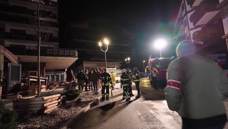 Výbuch v bare v lyžiarskom stredisku počas osláv Nového roka zabil približne 40 ľudí