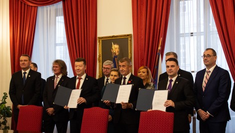 Bývalý diplomat: Prvýkrát v histórii Česka bude súčasťou vlády extrémistická strana