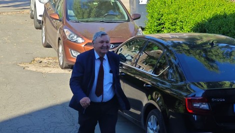 Začalo sa hlavné pojednávanie s primátorom Rimavskej Soboty. Čelí obvineniam z machinácie pri tendri