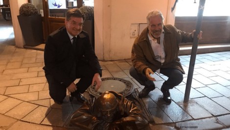 Čo prezrádzajú Epsteinove spisy o kontaktoch Miroslava Lajčáka?