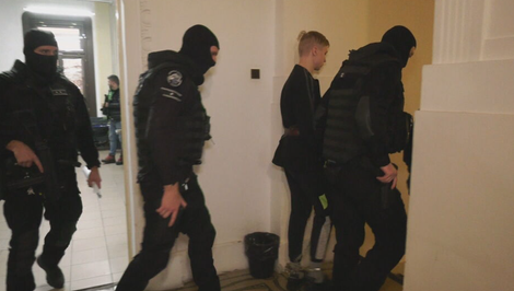 Súd začal proces v prípade minuloročného útoku na gymnáziu. Samuel žiadal dohodu o vine a treste