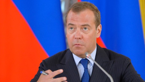 Medvedev pohrozil Nemecku priamymi útokmi na Berlín po tom, čo obvinilo Rusko z útoku na letisko