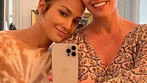 Rovnaké gény, rozdiel len jediný rok: TAKTO vyzerá mladšia sestra Jennifer Lopez!