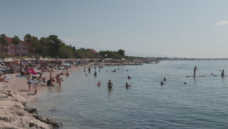 Škandál na obľúbenej pláži: Čierna páchnuca voda vytekala priamo do mora