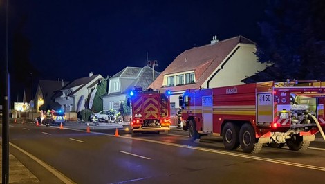 Policajt mimo služby havaroval pod vplyvom alkoholu. Nafúkal približne 1,6 promile