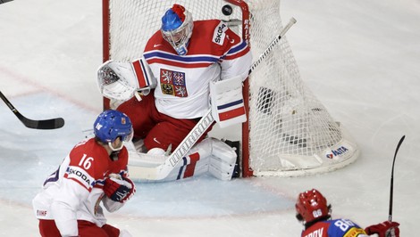 Rusi poslali Čechov domov, Fíni zdolali Američanov