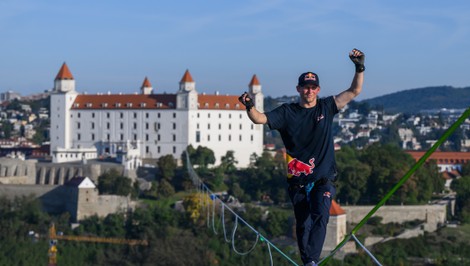 Jaan ROOSE vytvoril v Bratislave nový svetový rekord v slackline