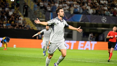 Geniálna prihrávka a úvodný GÓL. Slovan ide do vedenia