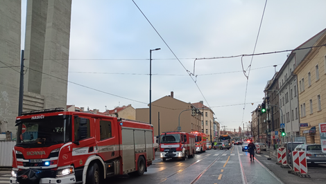 V Prahe došlo k masívnemu úniku plynu, zasahujú hasiči aj polícia