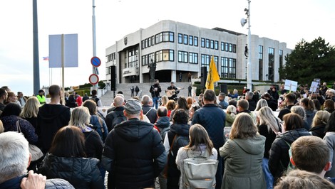 Kto sa chystá 17. novembra štrajkovať? Prieskum ukázal, voliči ktorej strany sú najaktívnejší